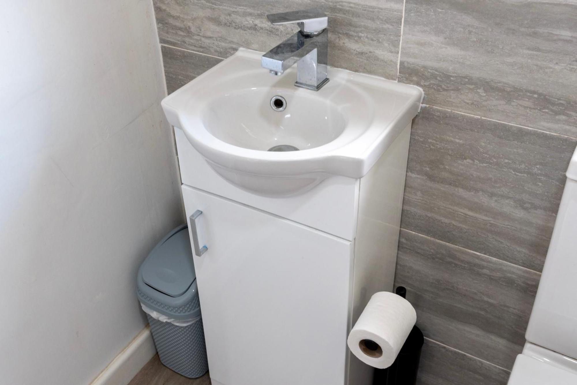 Double Room In Refurbished 5 Bed Home With Wifi And Tv BW Room 4 Σόλιχαλ Εξωτερικό φωτογραφία