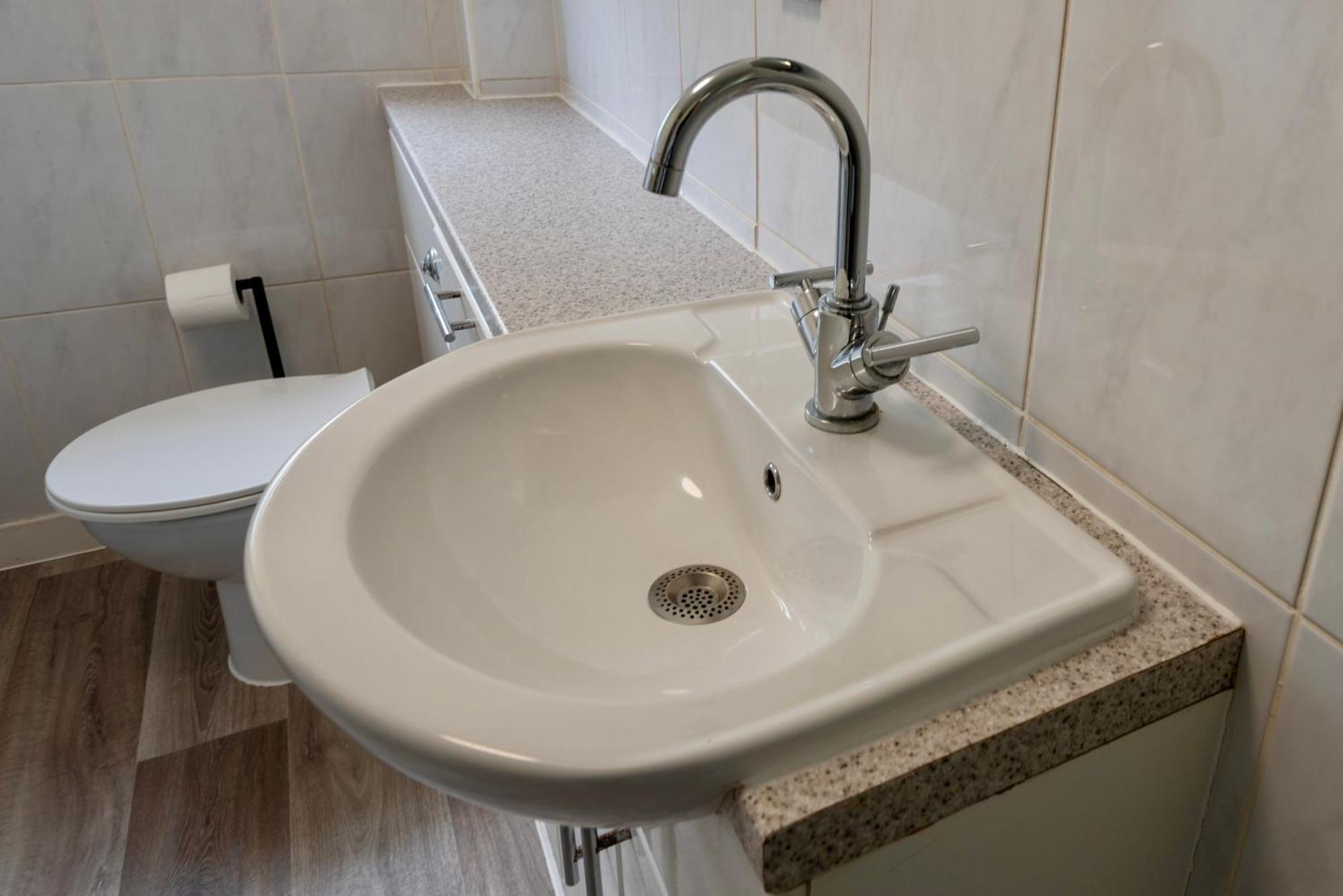 Double Room In Refurbished 5 Bed Home With Wifi And Tv BW Room 4 Σόλιχαλ Εξωτερικό φωτογραφία