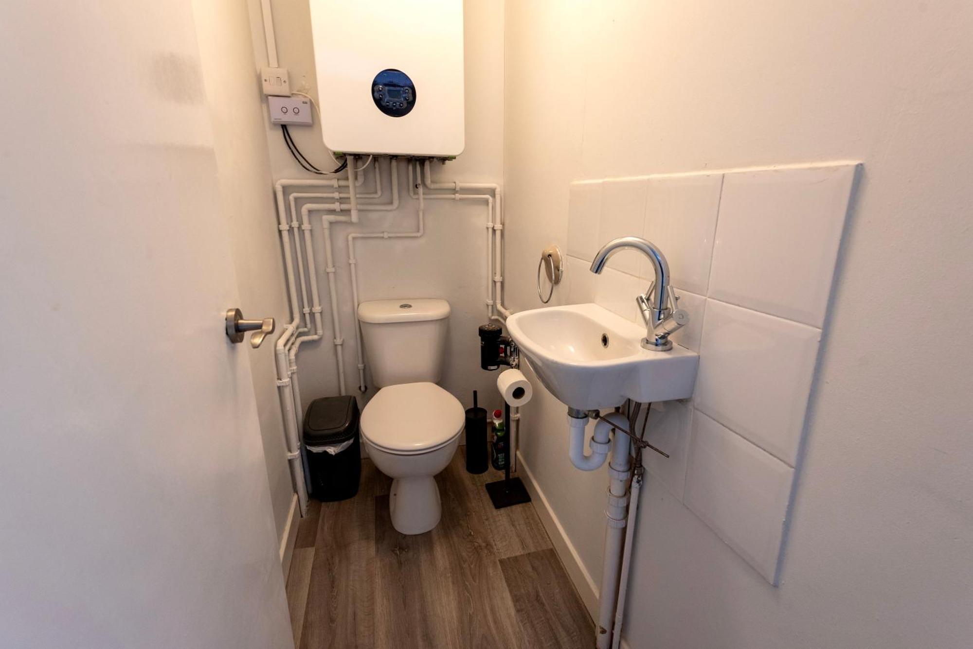 Double Room In Refurbished 5 Bed Home With Wifi And Tv BW Room 4 Σόλιχαλ Εξωτερικό φωτογραφία